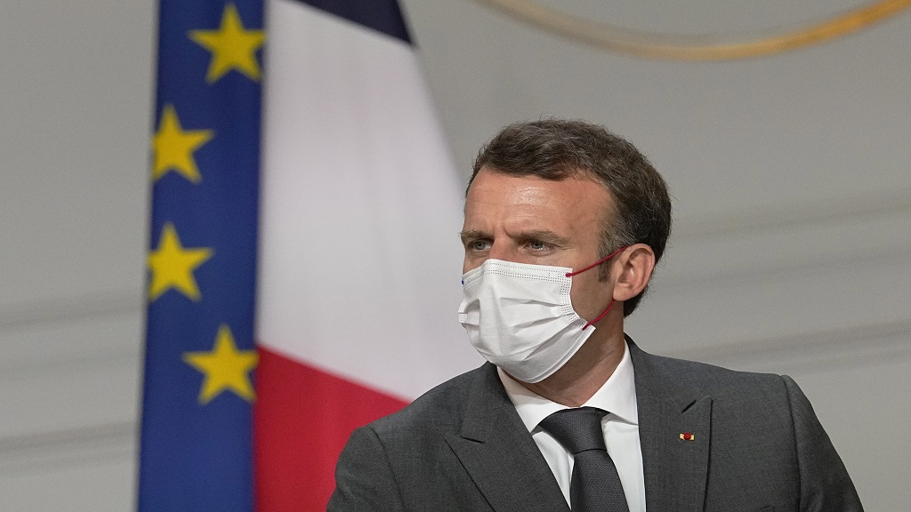 Covid-19: Emmanuel Macron confirma terceira dose para os “mais frágeis e mais velhos”