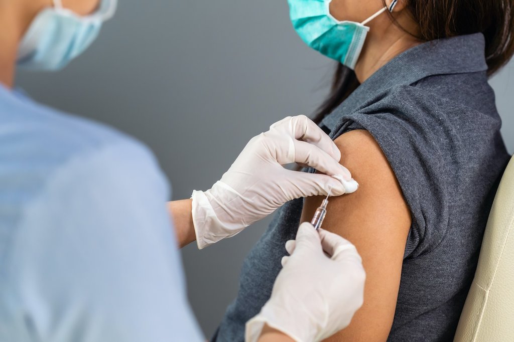 ‘Task force’ apela a doentes recuperados da covid-19 para se vacinarem